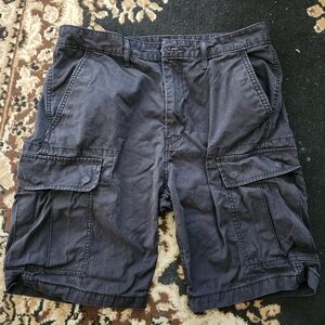 Levi's Black Cargo Shorts for Men; 32 waist